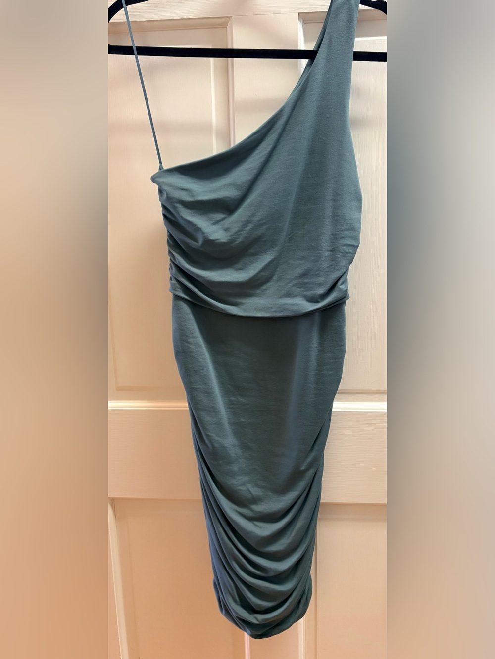 Express One-Shoulder Ruched Bodycon Dress - Picture 2 of 5
